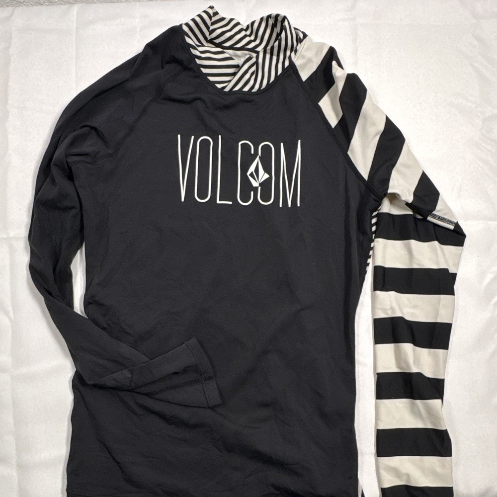 Volcom Mass Mode Long Sleeve Rash Guard Top Black/White Striped Size M